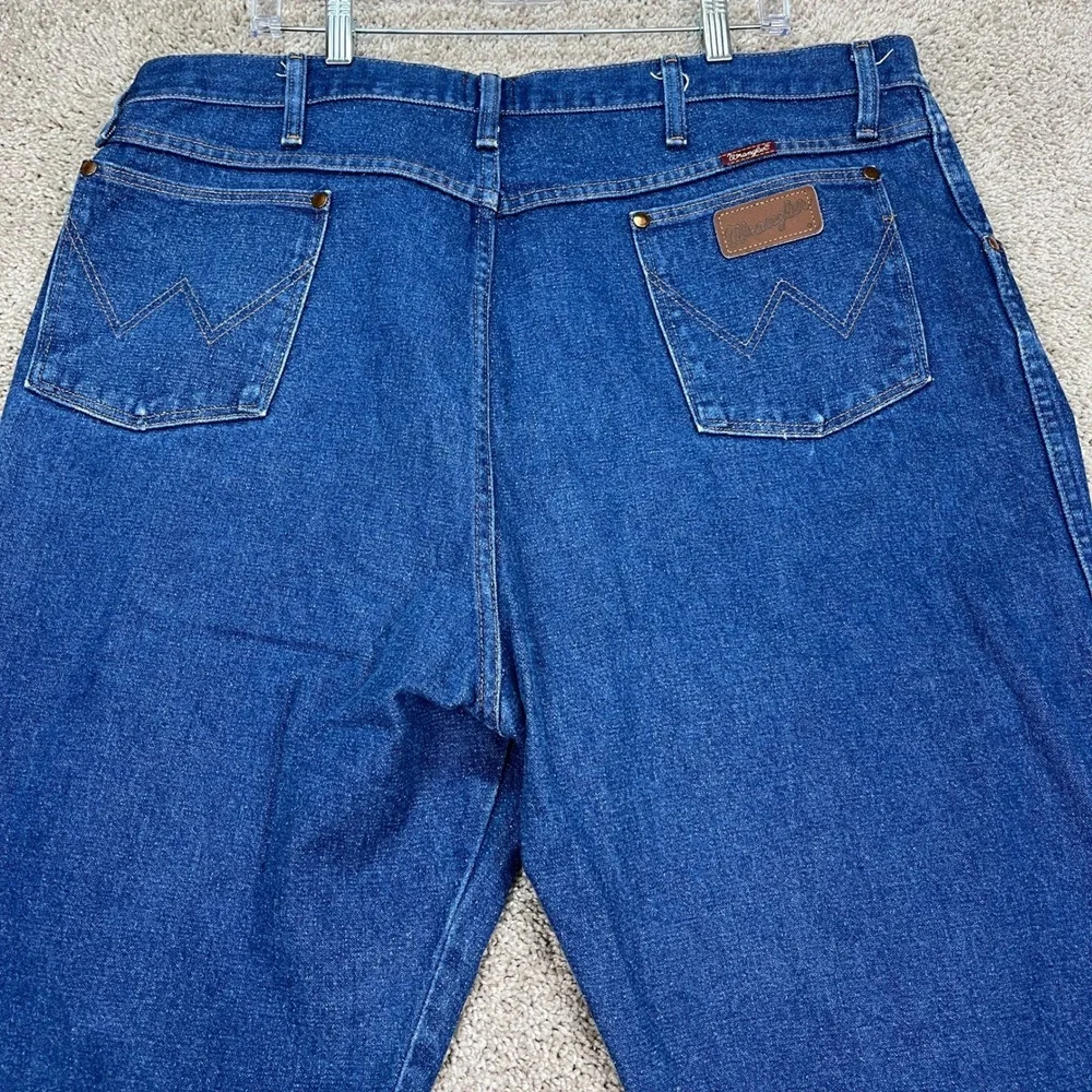 Wrangler Cowboy Cut Jeans Mens 42x34 Medium Wash Straight Leg Flat Front Relaxed